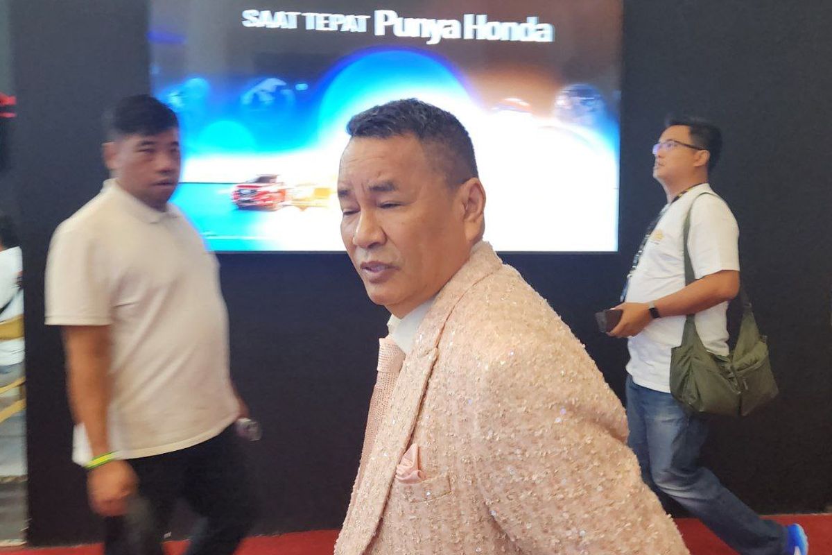 Hotman Paris, cicilan mobil listrik, BYD Atto 1, motor listrik murah, GIIAS 2025, Wuling Binguo EV, Cicilan Mobil Listrik, mobil baru, Mobil Baru, Motor Listrik Murah, Populer Otomotif, artikel terpopuler, wuling binguo ev, Hotman Paris ke GIIAS dan Cicilan BYD Atto 1