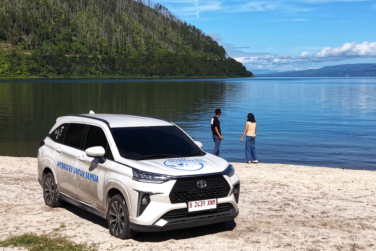 Daftar Lengkap Toyota Veloz Hybrid Setelah Harga Naik