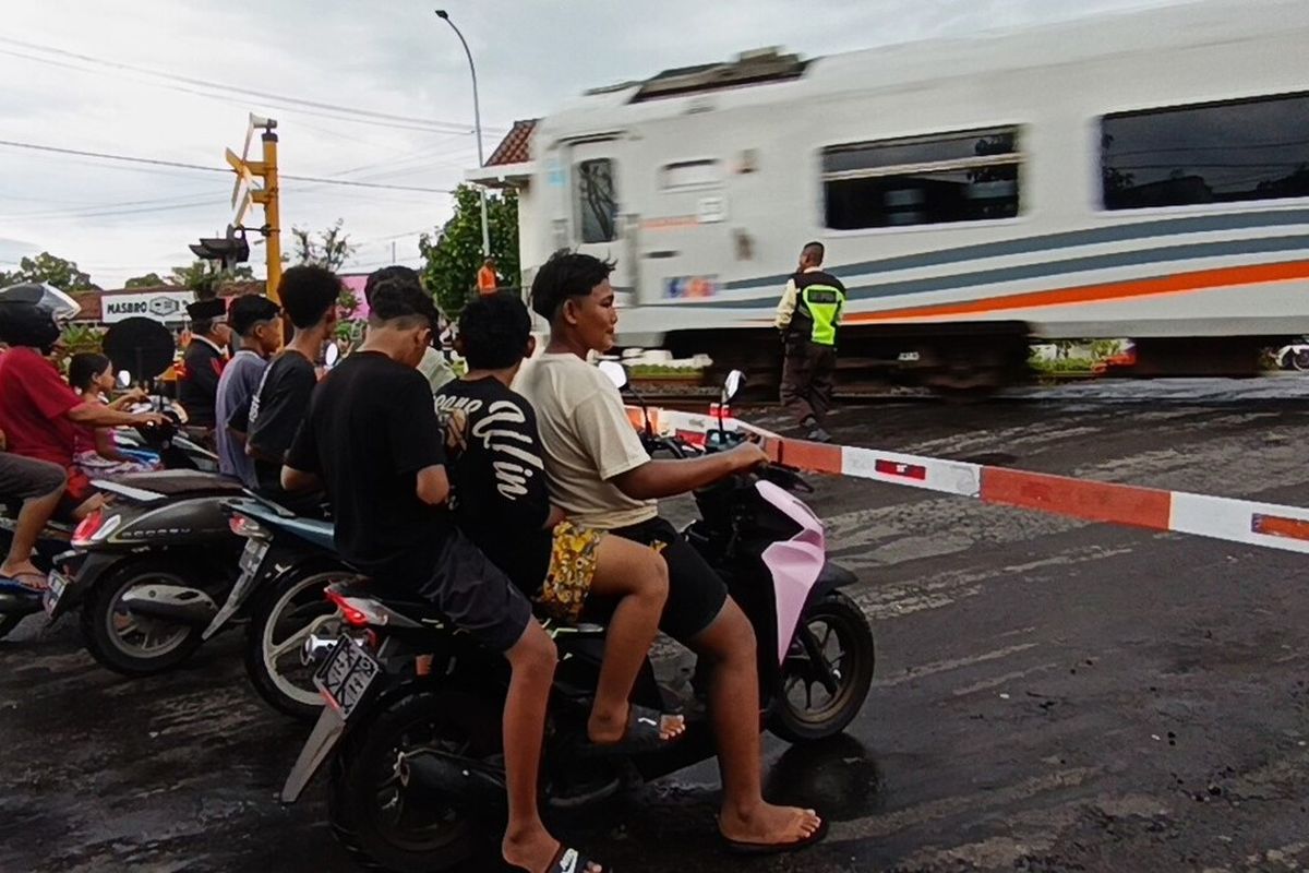 Berkendara motor di bawah umur, Kecelakaan lalu lintas di bawah umur, Batas usia anak boleh mengemudi, Orang Tua Harus Larang Anak di Bawah Umur Bawa Motor