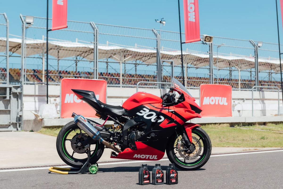 motor harian, pelumas mesin, Motul, Pelumas mesin, Pertamina Mandalika International Circuit, Motul Indonesia, oli mesin, Motor balap, Pilihan Pelumas Mesin Motor, Bisa untuk Harian dan Balapan