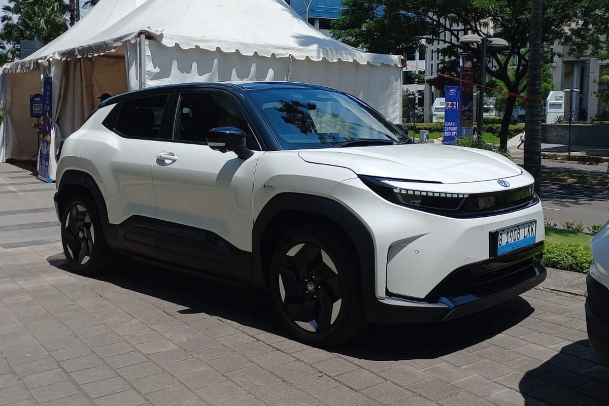 Jajal Mobil Listrik Toyota Urban Cruiser di Astra Auto Fest 2025