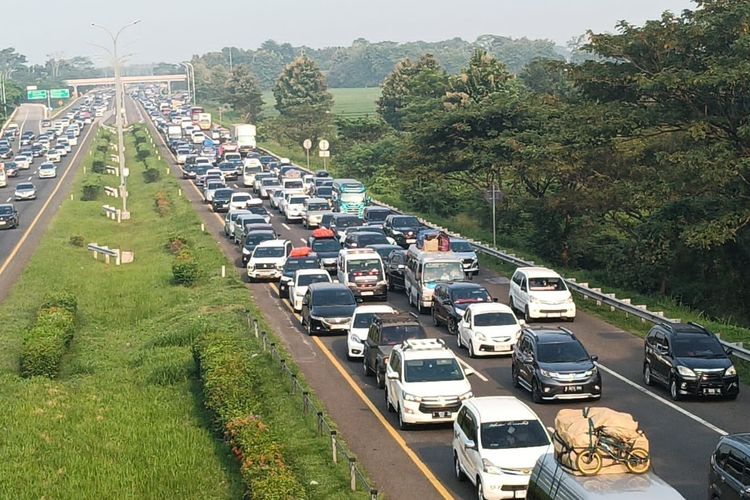Update, Contraflow dan One Way Masih Berlaku di Tol Jakarta–Cikampek