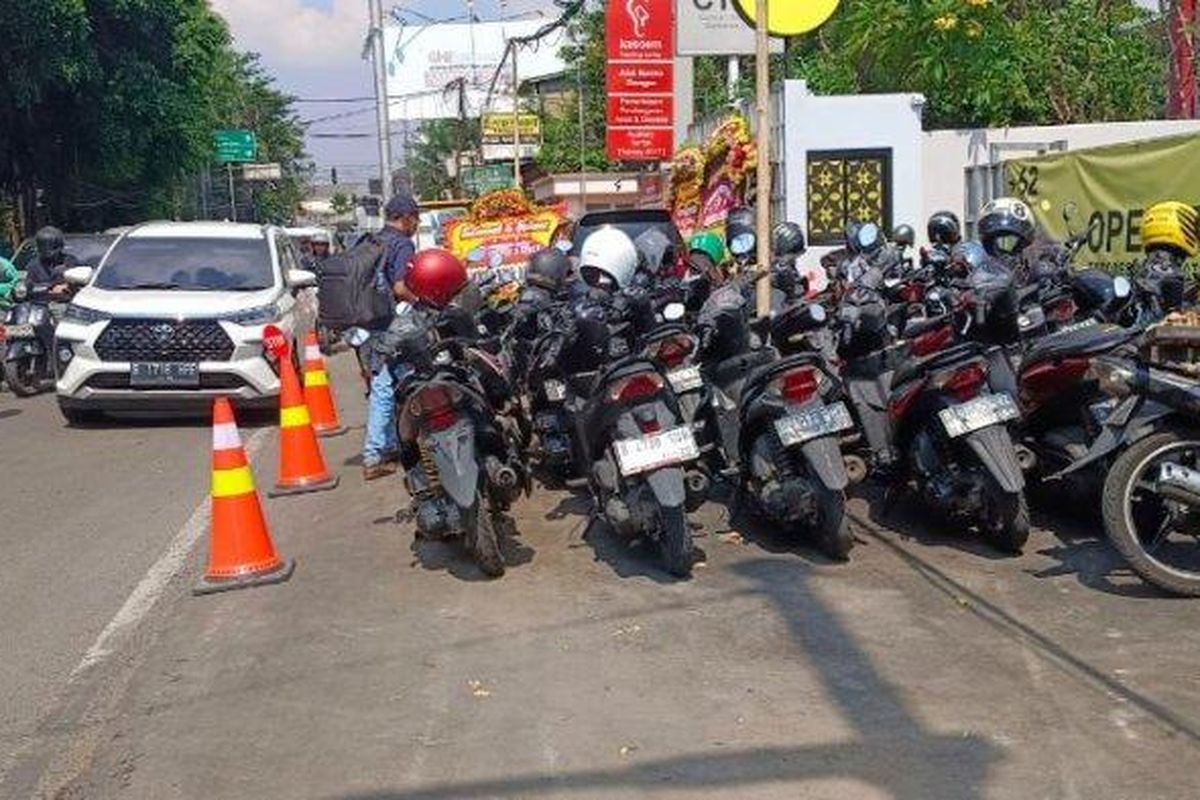 parkir, parkir liar, Parkir, parkir mobil, parkir motor, Parkir Liar Makin Marak, Perlu Konsistensi dan Sinergi Penanganan