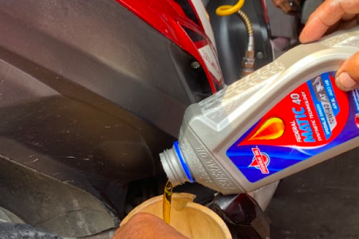 Skutik, harga oli mesin skutik, update harga oli mesin, harga oli mesin, Update Harga Oli Skutik per Oktober 2025, Castrol Naik
