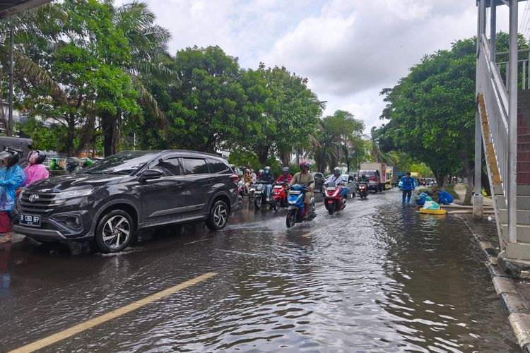 Update Banjir, Jalan Daan Mogot Masih Terendam Air