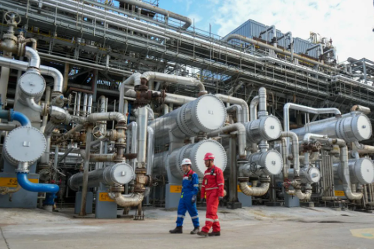 Bahlil Sebut Indonesia Mulai Produksi BBM Setara Euro 5