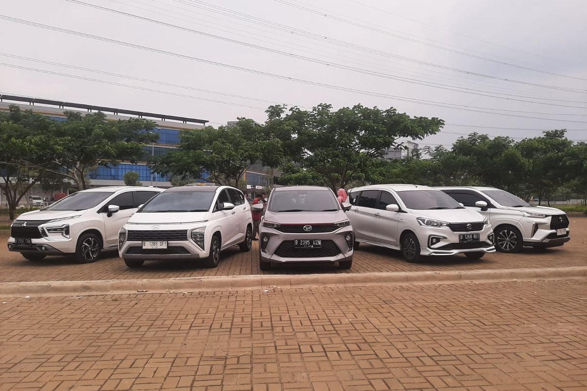 LMPV, Toyota Avanza, Mitsubishi Xpander, Penjualan Mobil, LMPV Terlaris April 2025: Avanza Masih di Puncak, tetapi Turun Drastis