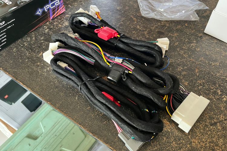 kualitas suara, kabel audio mobil, memilih kabel, pemula audio, Memilih Kabel Audio: Kunci Suara Berkualitas di Mobil