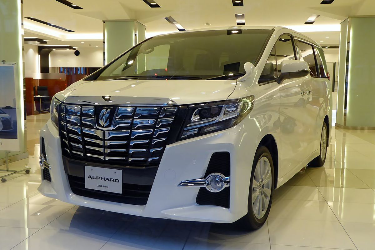 pajak kendaraan, biaya perawatan, Populer Otomotif, artikel terpopuler, Omoda 5 Z, Toyota Alphard bekas, pabrik BYD, Perang harga mobil listrik, BYD M6, Harga Alphard Bekas Turun, Pabrik BYD Subang