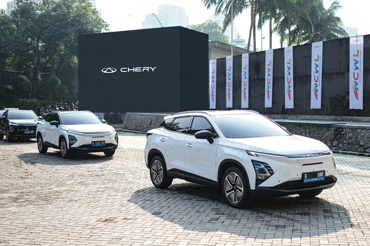 toyota voxy, Populer Otomotif, biaya servis, Dirly Idol, artikel terpopuler, Jorge Martin, pajak tahunan, sound horeg, Chery Omoda E5, Pajak Chery Omoda E5, Aturan Sound Horeg Jatim