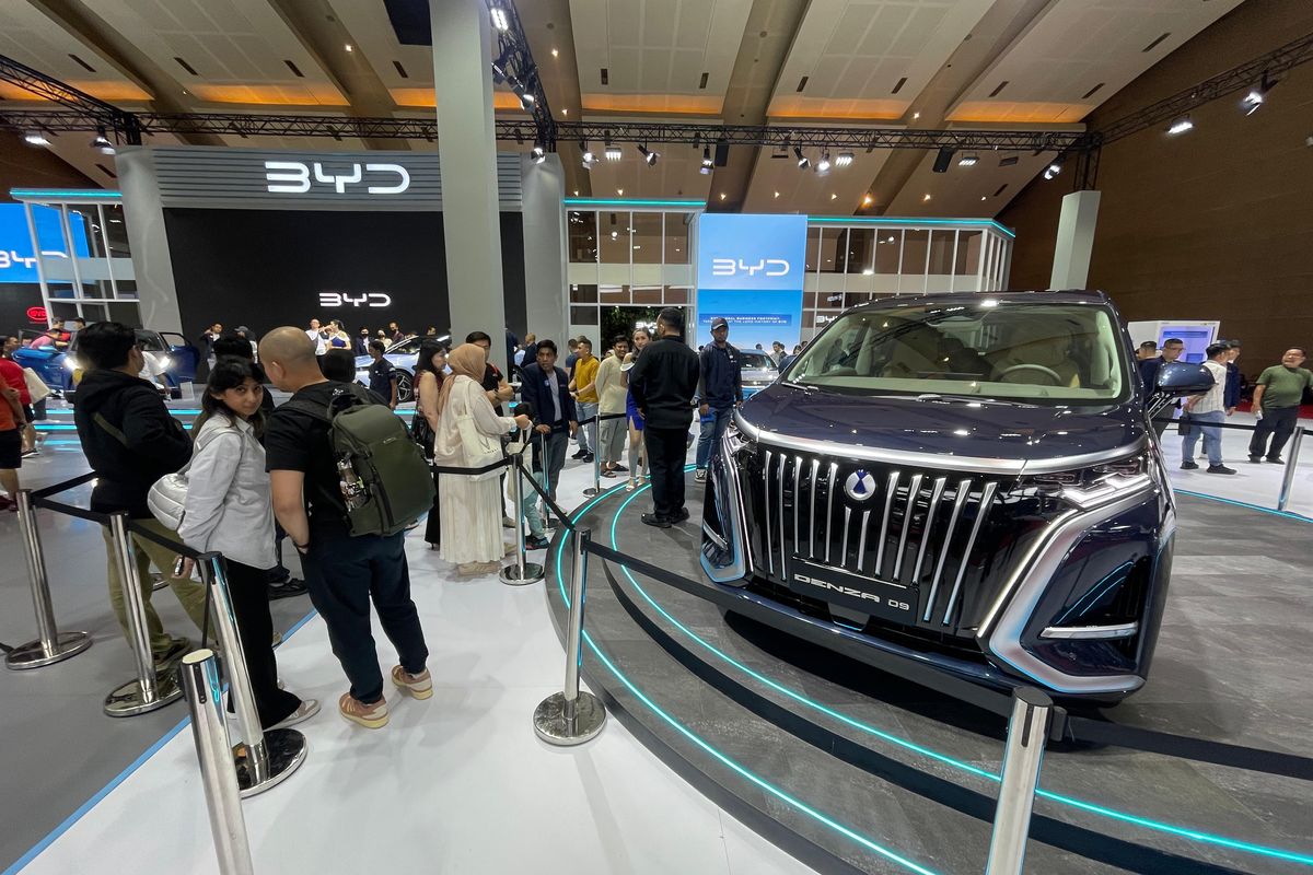 Gabungan Industri Kendaraan Bermotor Indonesia, Gaikindo, mobil listrik, BYD Auto, Denza, Mercedes-Benz, Denza D9, Mengenal Hubungan BYD dengan Denza
