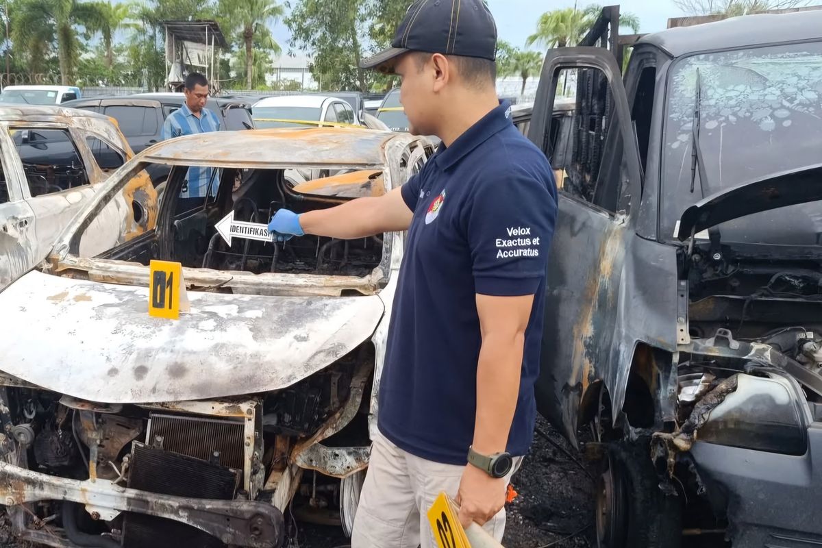balai lelang, JBA Indonesia, mobil terbakar, Balai lelang, mobil kebakaran, jba lelang, JBA Investigasi Penyebab Kebakaran 18 Mobil Lelang di Banjarmasin