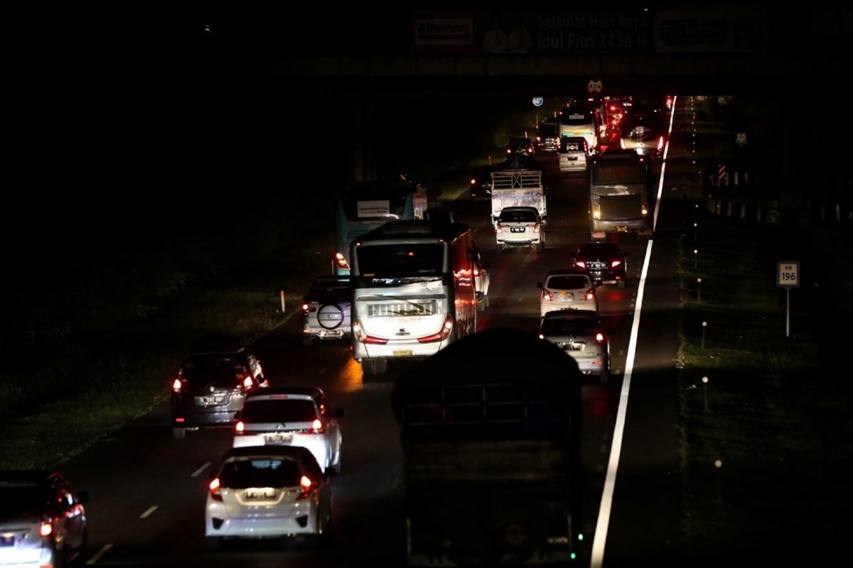 jalan tol, mudik, Mudik Lebaran, one way, PT Jasamarga Transjawa Tol, Lebaran 2025, Update Info Mudik, Tol Palimanan-Kanci Diberlakukan One Way