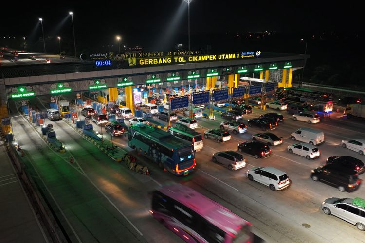 mudik, contraflow, Mudik Lebaran, Jalan Tol, Lebaran 2025, Contraflow Periode Pertama Mudik 2025 Dihentikan
