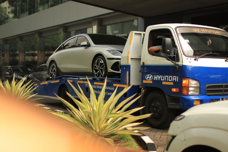 Akhir pekan, libur panjang, Waisak, Hyundai Gowa, ban cadangan, dongkrak, kotak P3K, akhir pekan, Ban cadangan, Libur Panjang ke Luar Kota, Ini Peralatan yang Wajib Dibawa di Mobil