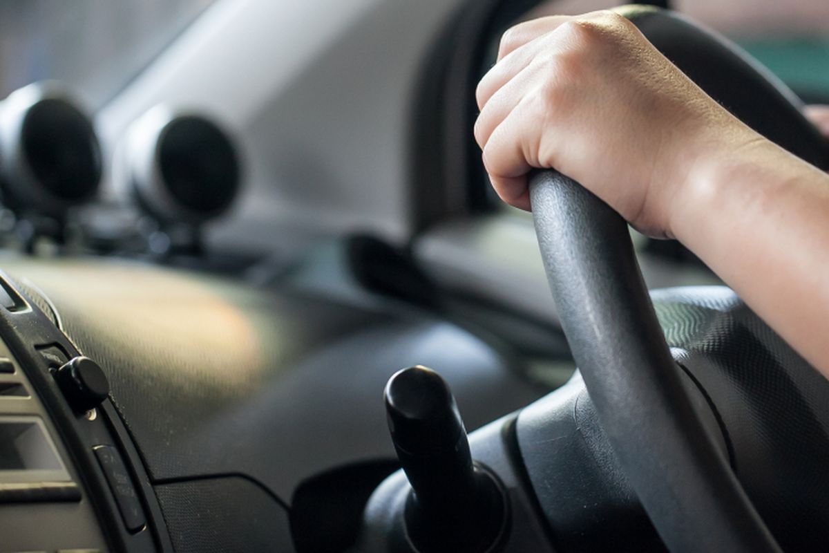 mobil manual, kopling, Kopling, mengemudi, oper gigi, Kesalahan Umum Pemula Saat Mengoper Gigi Mobil Manual