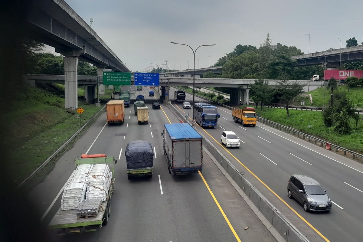 Lajur Kanan Jalan Tol Hanya untuk Mendahului, Ini Aturannya