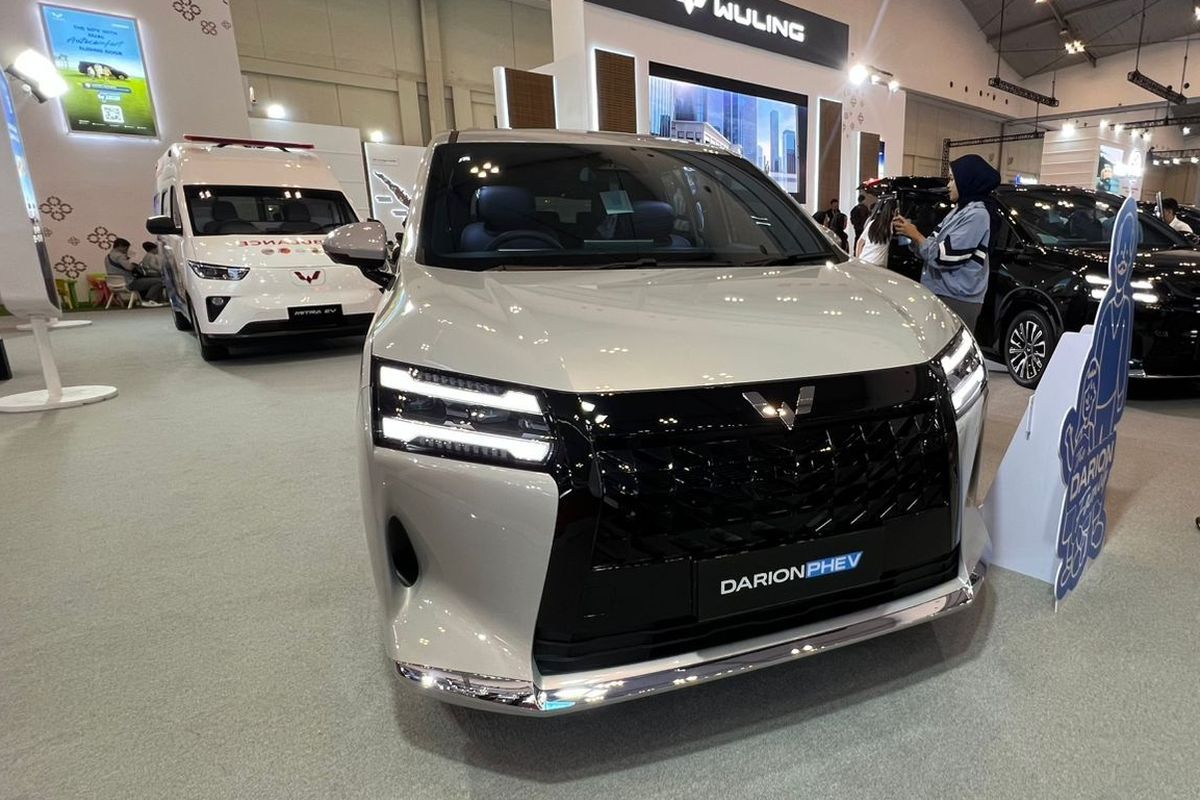 Analisis Penjualan Mobil Indonesia November 2025