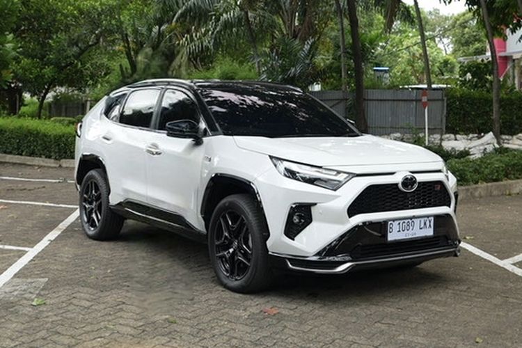 Impresi Berkendara Jarak Jauh Toyota RAV4 GR Sport PHEV