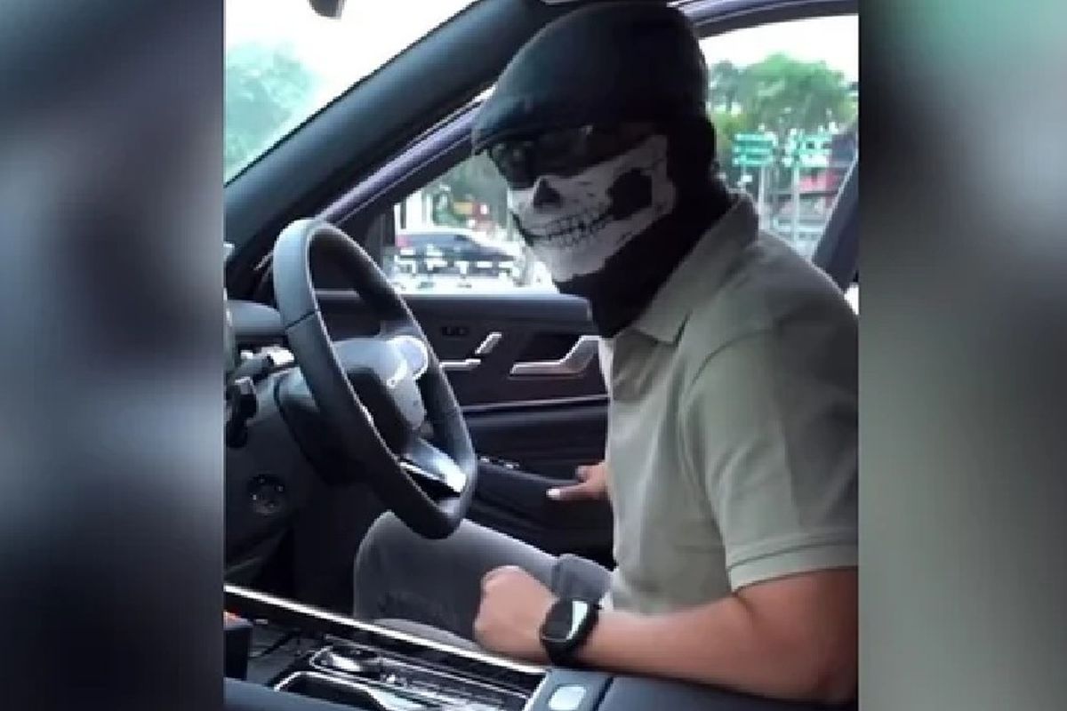 Om Mobi, pemalakan, Palembang, palembang, Jukir liar, Om Mobi Dipalak Jukir Liar Saat Review Mobil di Palembang, Pakar: Ini Pemerasan