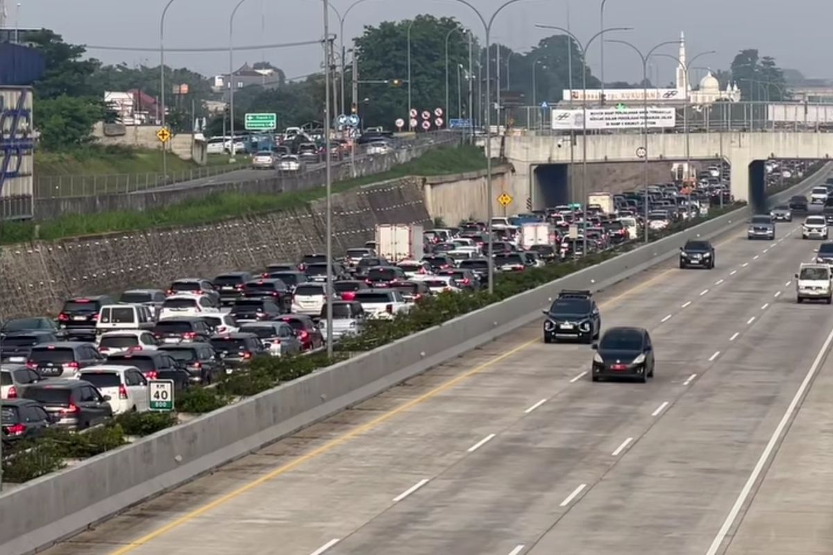 kemacetan, Cijago, Desari, Cinere-Jagorawi, Depok-Antasari, Translingkar Kita Jaya (TLKJ), Macet Panjang Tol Cijago Arah Desari: Ada Perbaikan Jalan
