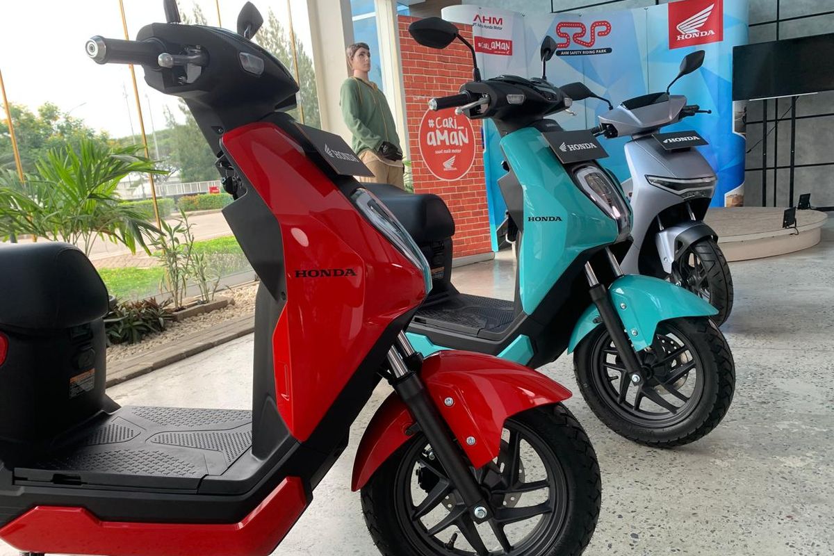 pajak kendaraan, SWDKLLJ, insentif motor listrik, pajak motor listrik, Perbandingan Pajak Motor Listrik vs Motor Konvensional, Selisih Jauh