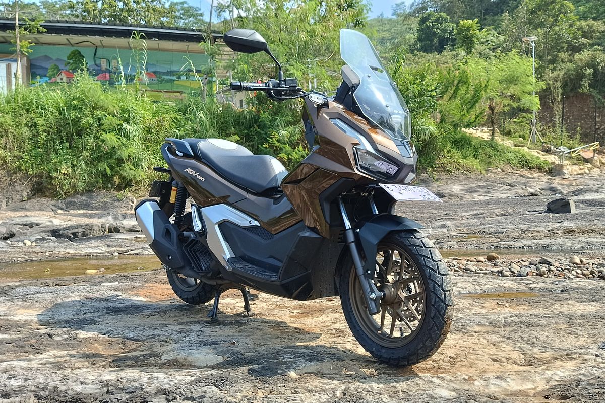 motor baru, beli motor, ADV 160, ADV 160 RoadSync, Desain Honda ADV 160, Bahas Honda ADV 160 ABS RoadSync, Warna Khusus yang Menawan