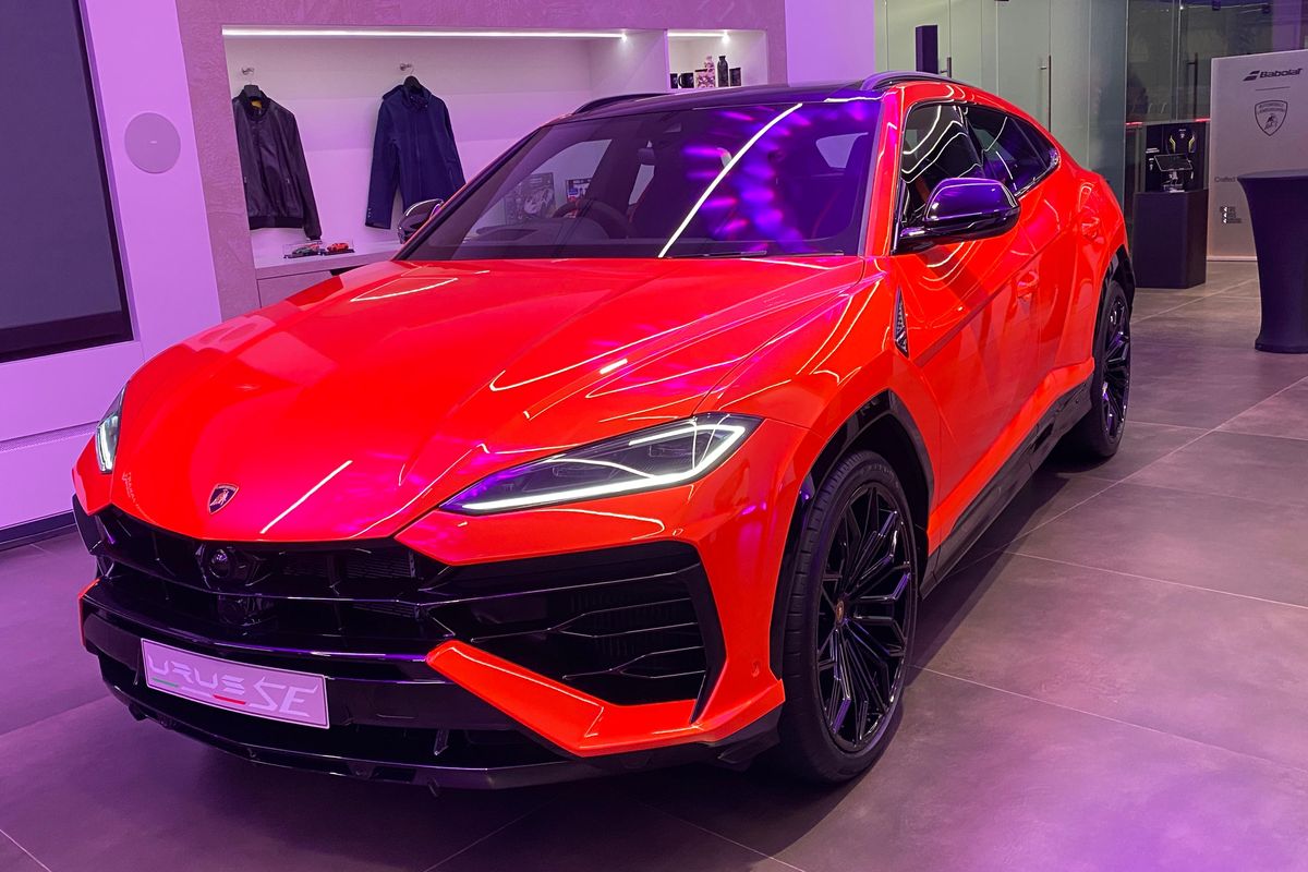 Lamborghini Urus SE Meluncur di Indonesia