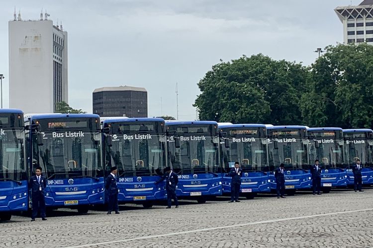 Transjakarta, bus listrik, transportasi hijau, emisi gas rumah kaca, Bus listrik, TransJakarta, Transjakarta Targetkan Bus Listrik 2030 untuk Transportasi Hijau