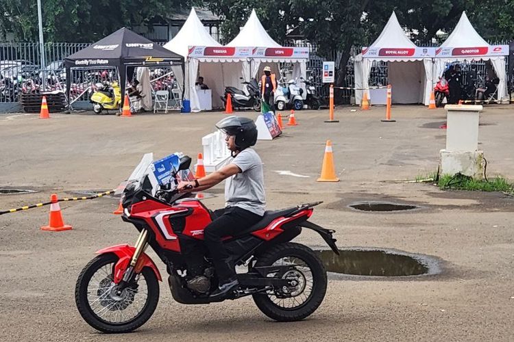 Daftar Motor yang Bisa Dicoba di IIMS 2026: dari Skutik hingga Moge