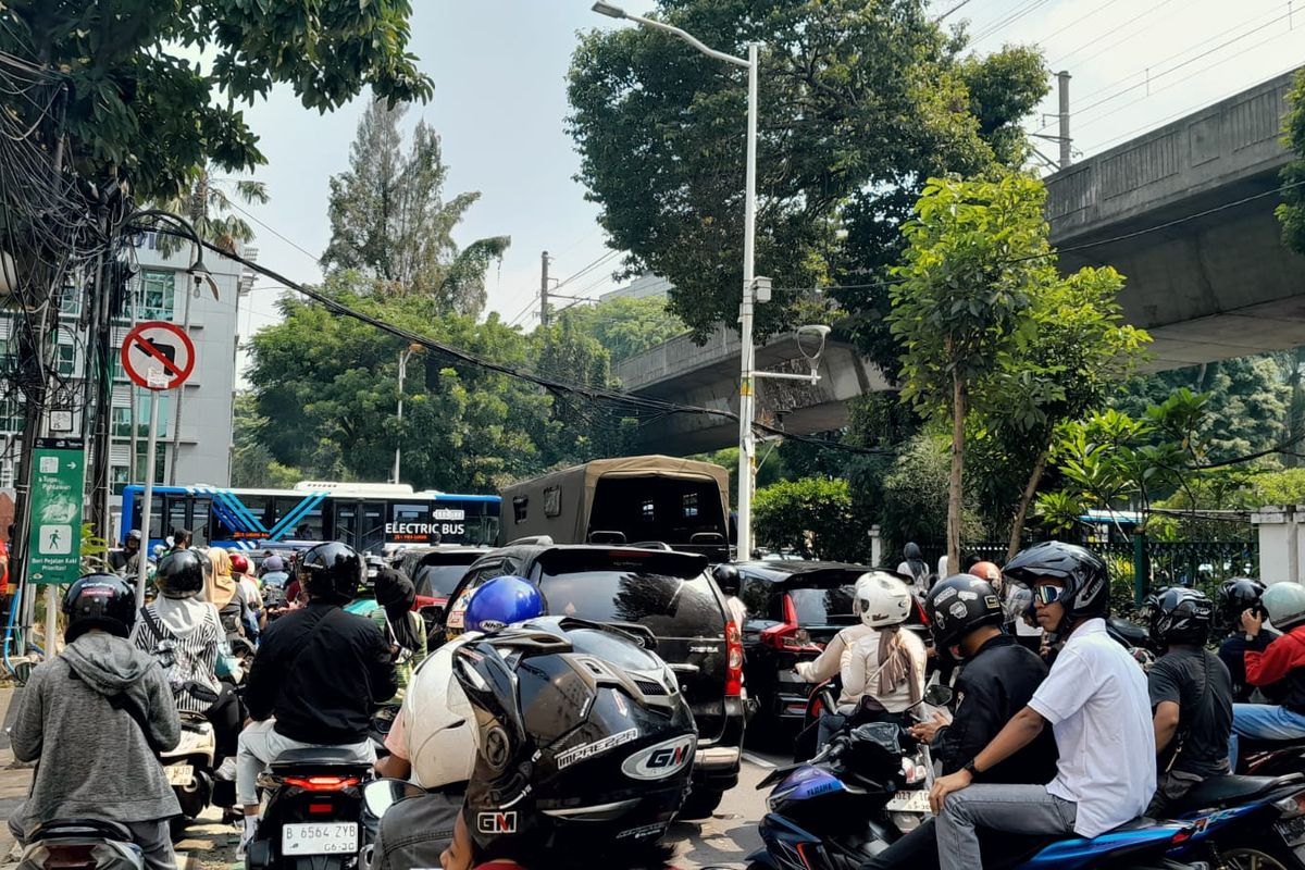 kemacetan, Jakarta, keselamatan berkendara, melanggar lalu lintas, Kemacetan Tak Jadi Alasan buat Melanggar Lalu Lintas