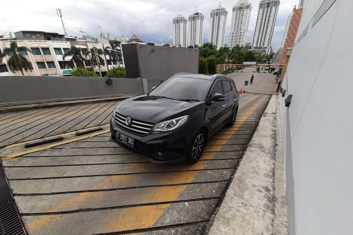 mobil matik, transmisi matik, posisi D, gigi D, posisi gigi D, Mobil Matik Dipaksa di Gigi D Saat Nanjak, Apa Risikonya?