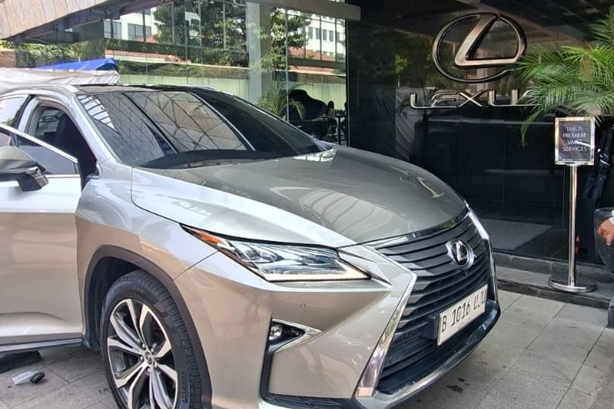 mobil mogok, Lexus RX 300, RX 300, BBM oplosan, Lexus Mogok Usai Isi Pertamax, Pemilik Minta Pertamina Tanggung Jawab