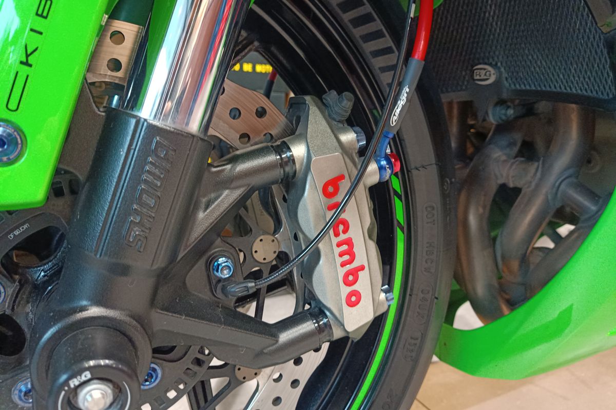 upgrade sistem pengereman, selang rem aftermarket, Trisno Digioto, komponen pengereman motor, Upgrade Sistem Pengereman Motor: Tips dan Trik Terbaru