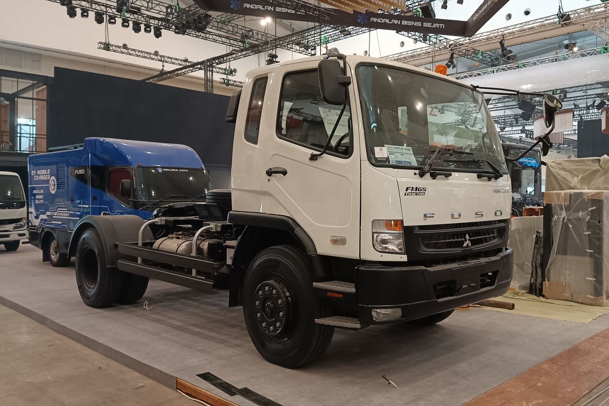 GIIAS 2025, Mitsubishi Fuso, Fighter X, truk, Mitsubishi fuso, Lihat Truk Baru Mitsubishi Fuso di GIIAS 2025, Fighter X FM65 Tractor