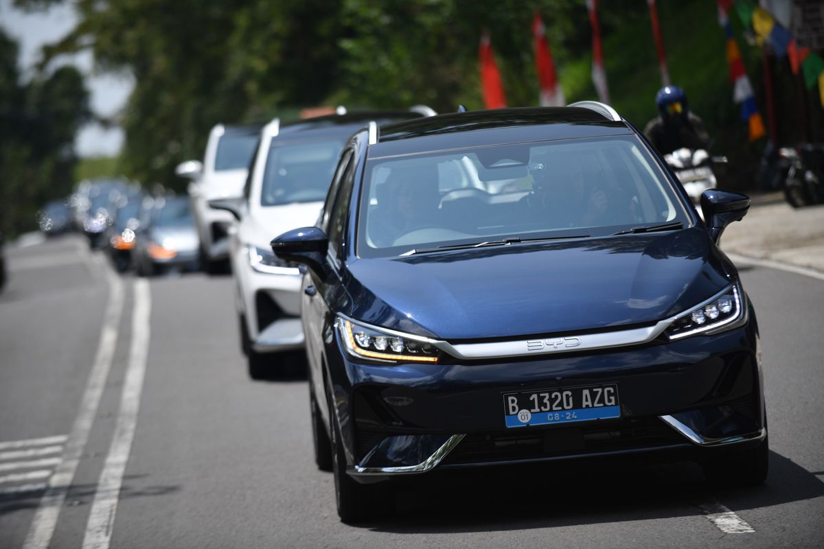 mobil listrik, penjualan BEV, BYD M6, pertumbuhan pasar, Data Penjualan BEV Indonesia: Merek China Makin Dominasi Pasar 2025