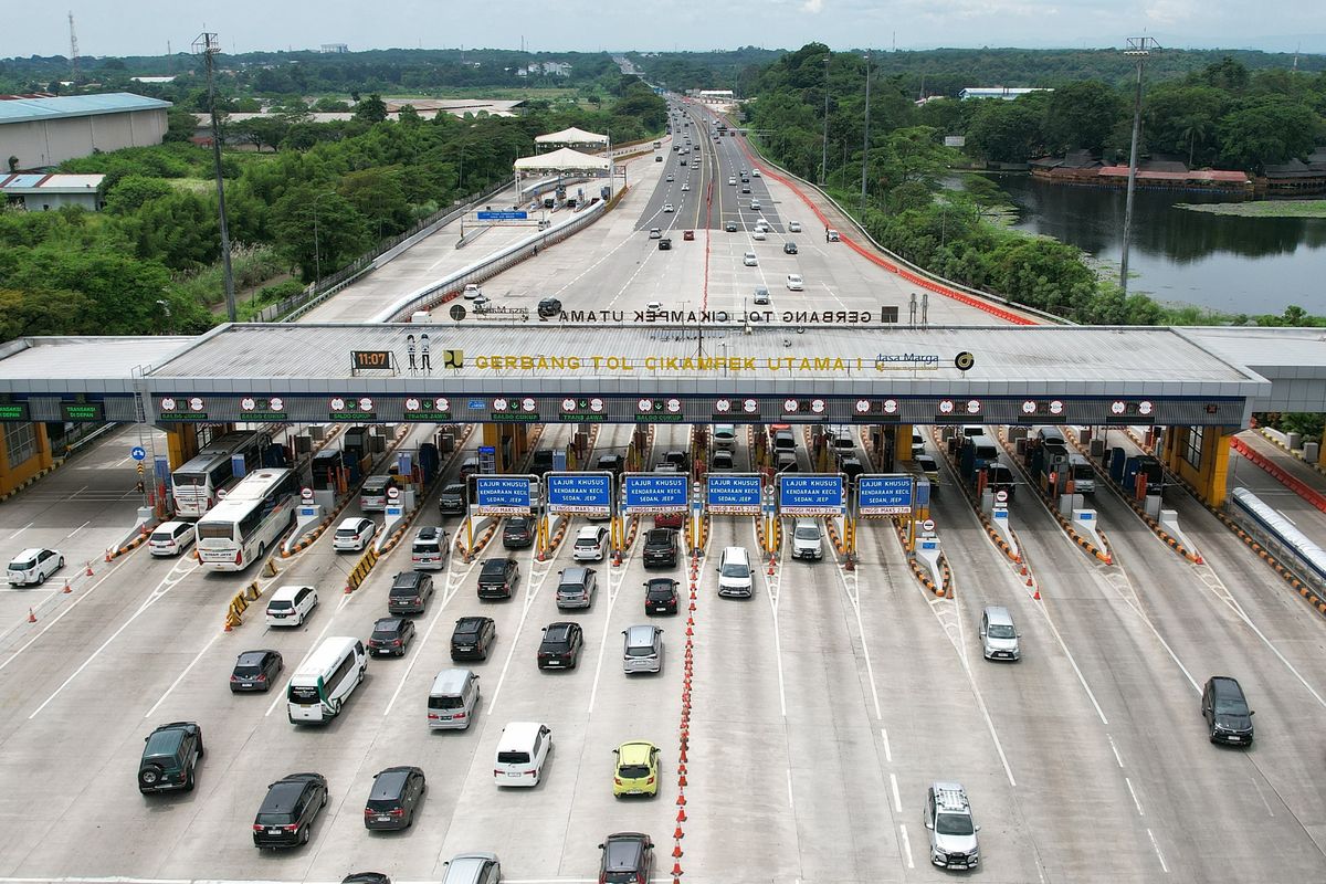 diskon tarif tol, libur sekolah, Jawa dan Sumatera, Diskon tarif tol, idul adha 2025, Simulasi Tarif Tol Jakarta-Surabaya Setelah Diskon 20 Persen
