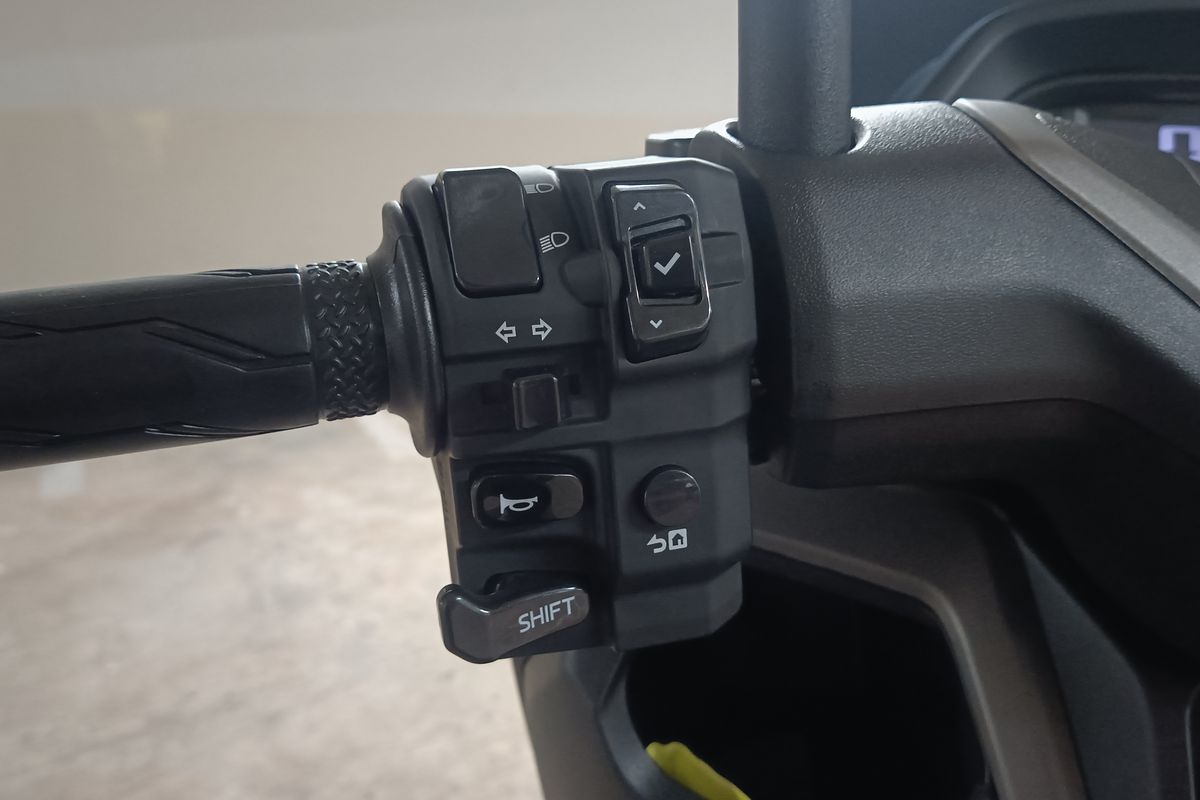 sakelar, sparepart, tombol, NMAX Turbo, Sparepart NMAX Turbo, Tombol Ceklis Yamaha NMAX Turbo Bisa Copot, Ini Penyebabnya