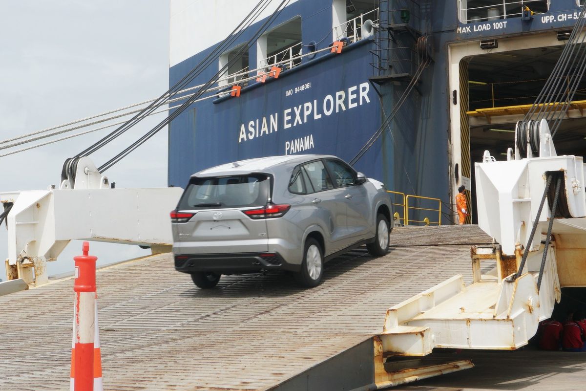 ekspor mobil, Kijang Innova Zenix, strategi elektrifikasi, Toyota Veloz Hybrid, Toyota Veloz Hybrid: Strategi Baru untuk Pasar Domestik