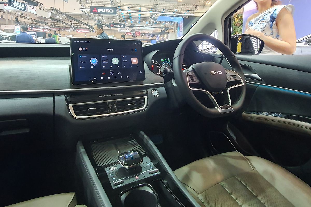 Oli Kompresor, Mobil Listrik, mobil listrik, oli kompresor, Oli kompresor, mobil konvensional, refrigeran R134a, Mobil Konvensional, Oli Kompresor AC: Mobil Listrik vs Mobil Konvensional