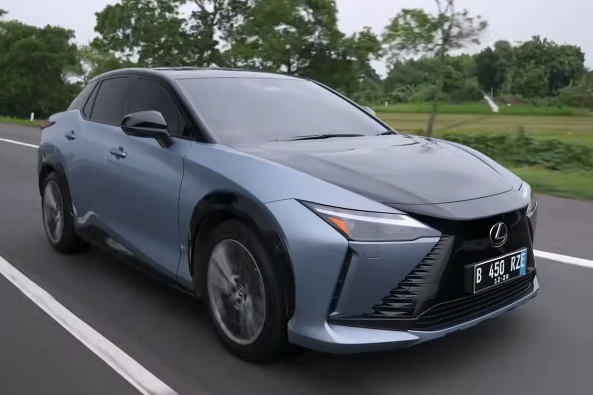 layanan darurat, lexus rz 450e, mobil listrik, Electrification Journey Festival, Pengalaman Berkendara Lexus RZ 450e: Daya Jangkau dan Layanan Darurat