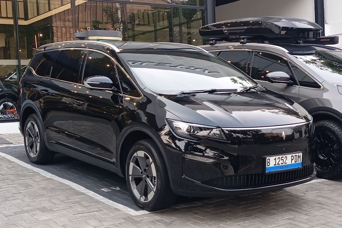 otomotif, Aletra, Aletra L8, Aletra L8 EV, Aletra Mobil Nusantara, Target Penjualan Mobil Listrik Aletra Optimistis