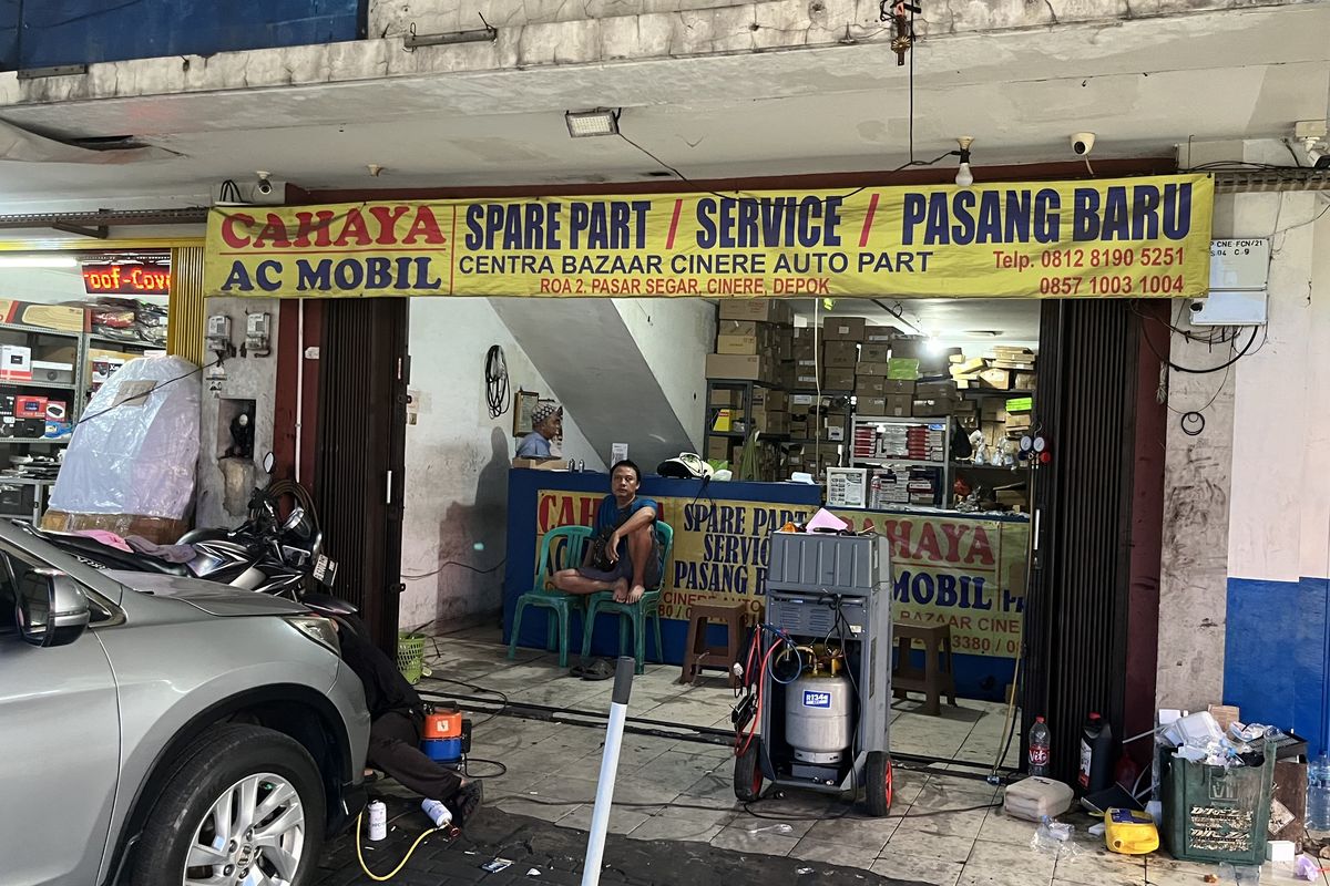 Servis AC mobil, pembongkaran dasbor, biaya servis AC, mobil Eropa vs Jepang, Mengapa Mobil Baru Perlu Bongkar Dasbor untuk Servis AC?