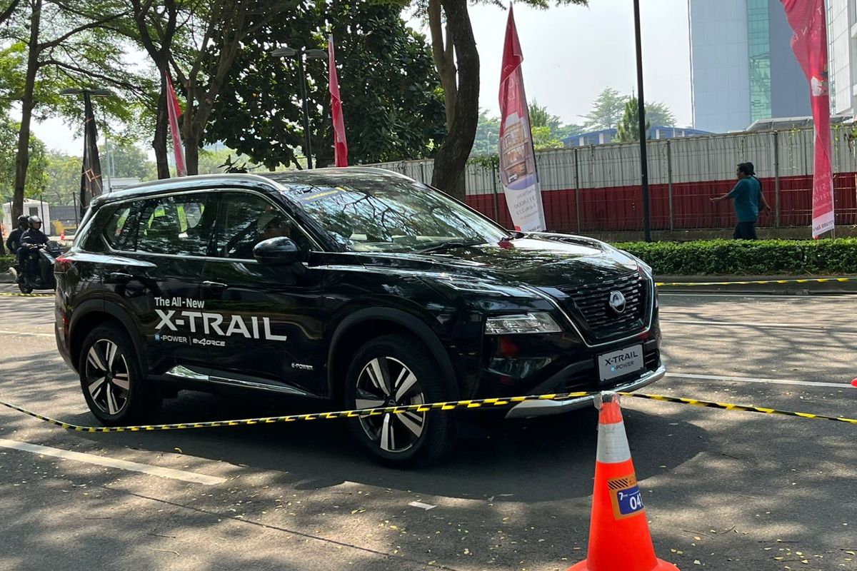 Nissan X-Trail, GIIAS 2025, teknologi e-Power, Nissan X-trail, SUV elegan, Pengalaman Test Drive All-New Nissan X-Trail e-Power di GIIAS 2025