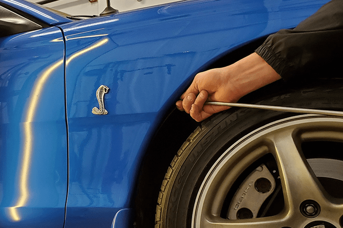perbaikan bodi mobil, bodi mobil, bodi mobil penyok, Paintless Dent repair, Plus Minus Perbaiki Penyok Mobil dengan Teknik PDR