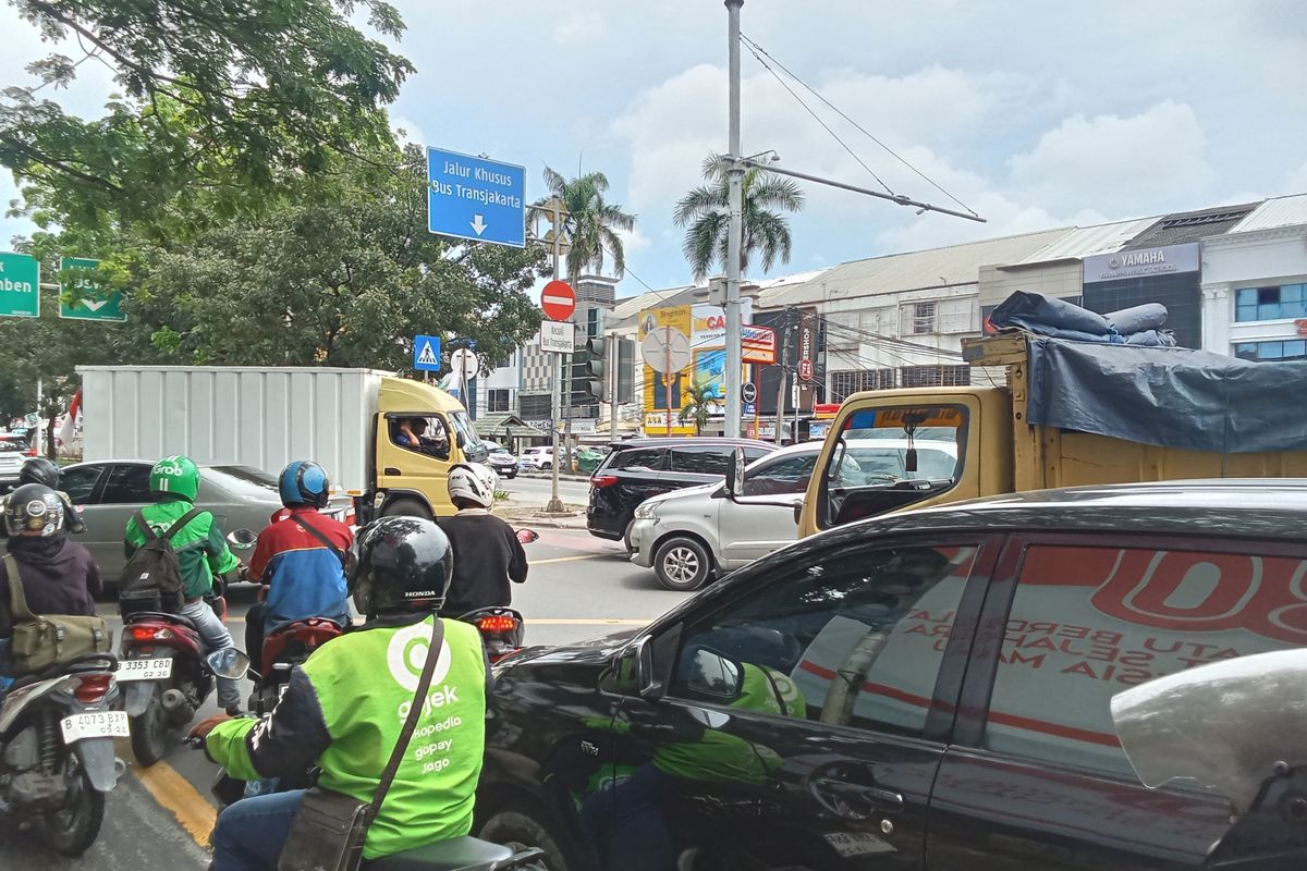 Kebiasaan Sepele di Lampu Merah yang Bikin Motor Matik Cepat Rusak