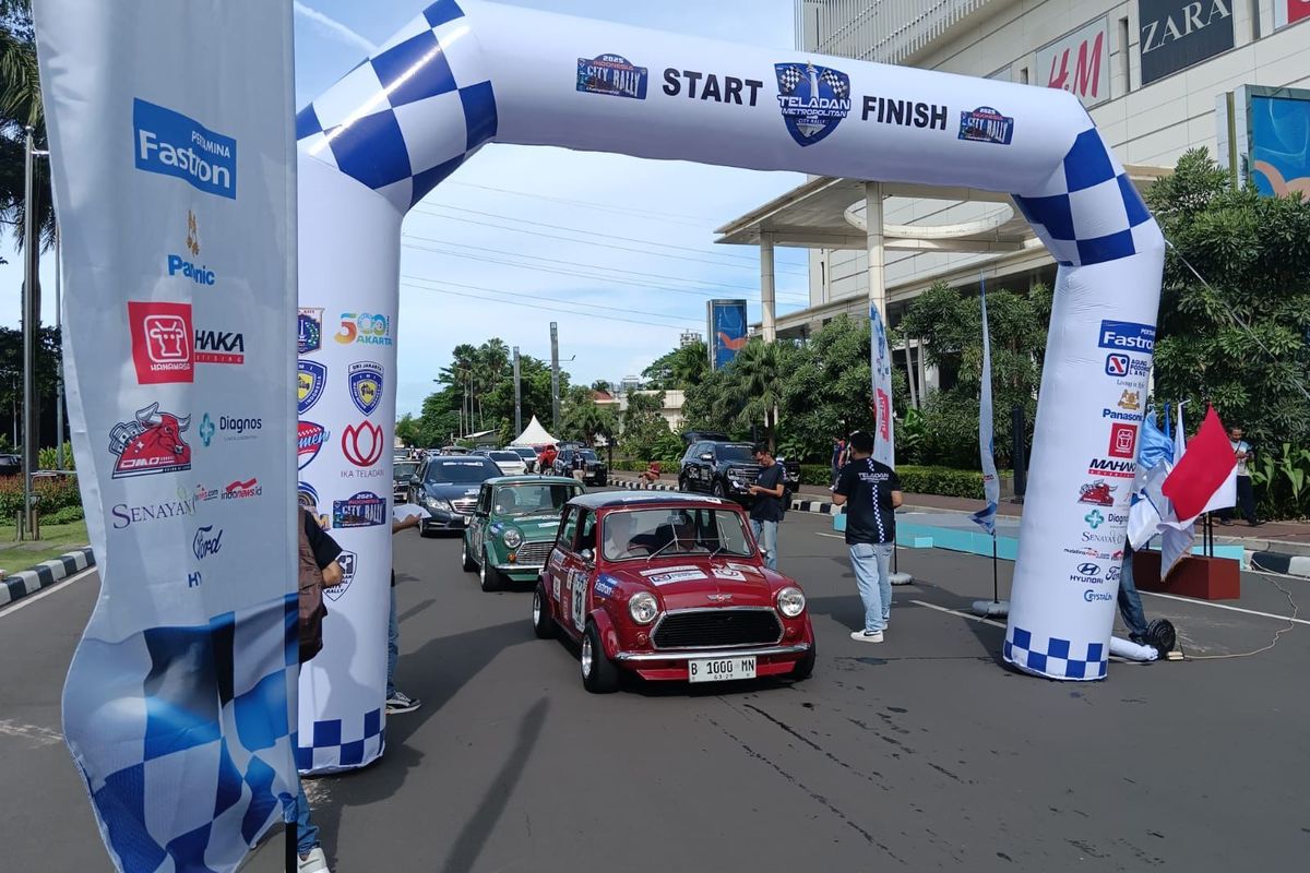 Ratusan Mobil Ramaikan Teladan Metropolitan City Rally 2025