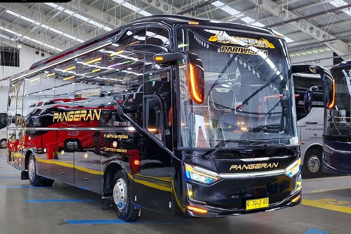 bus pariwisata, Karoseri Laksana, single glass, PO Pangeran, bus baru, PO Pangeran Rilis Bus Pariwisata Baru Model Single Glass