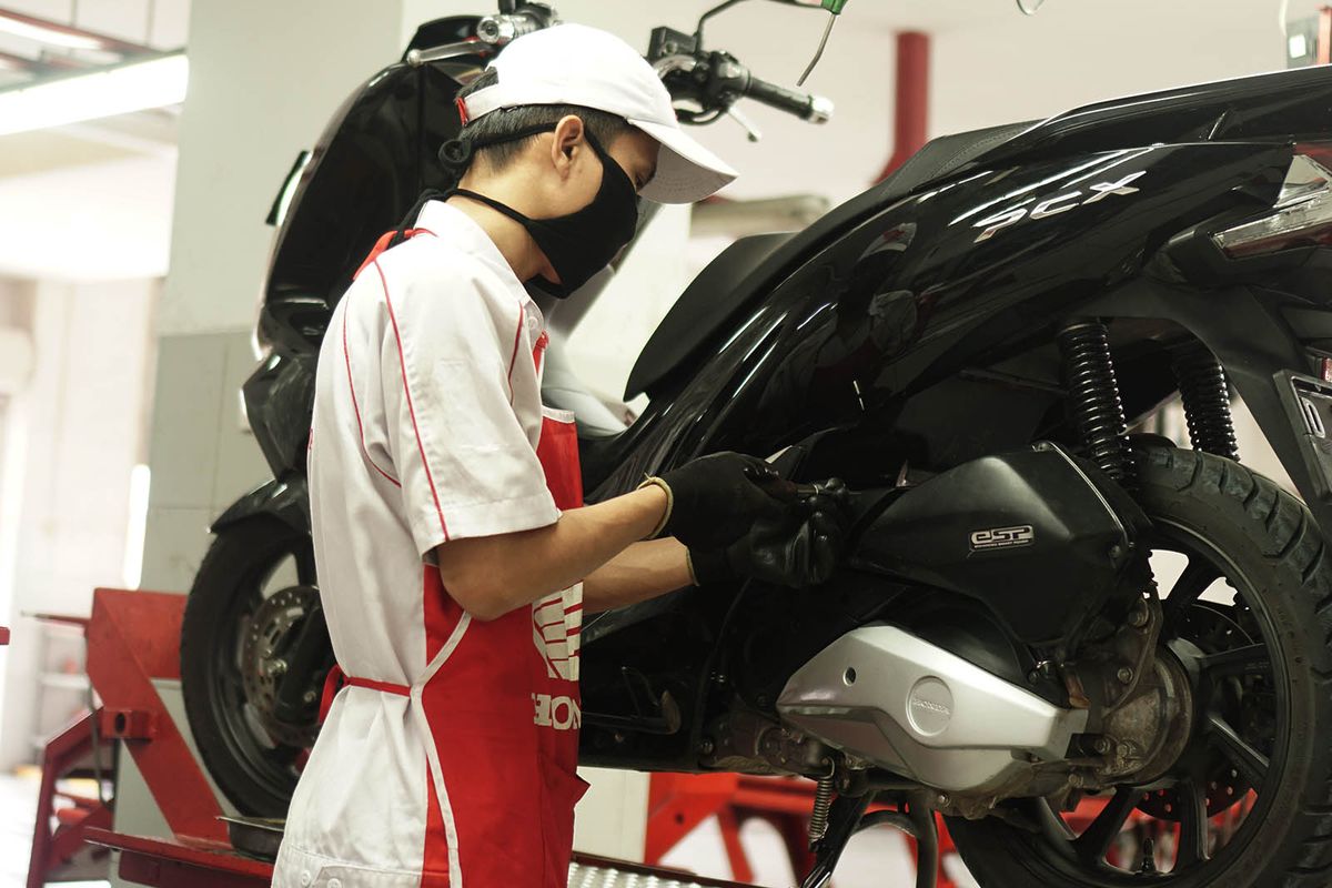 9 Cara Rawat Motor Matik agar Awet dan Hemat BBM