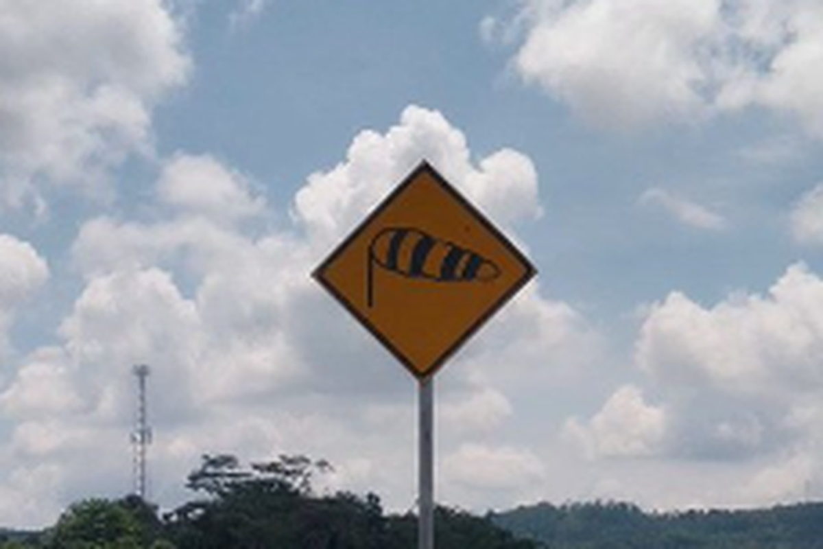tips mengemudi, rambu lalu lintas, rambu lalu lintas dan artinya, rambu angin dari samping, rambu peringatan angin samping, windsock, Ini Arti Rambu Lalu Lintas Gambar Windsock